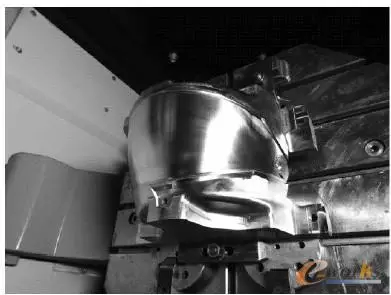 常用的摩托車頭盔鏡片模具三線立式加工中心850plus做出來(lái)的！(圖5)